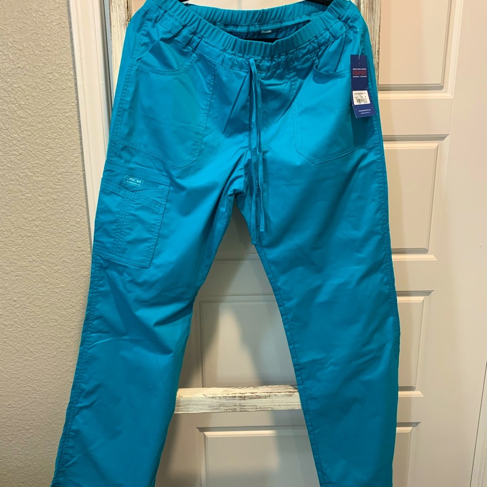 NWT Cherokee scrub pants (tall)🦚